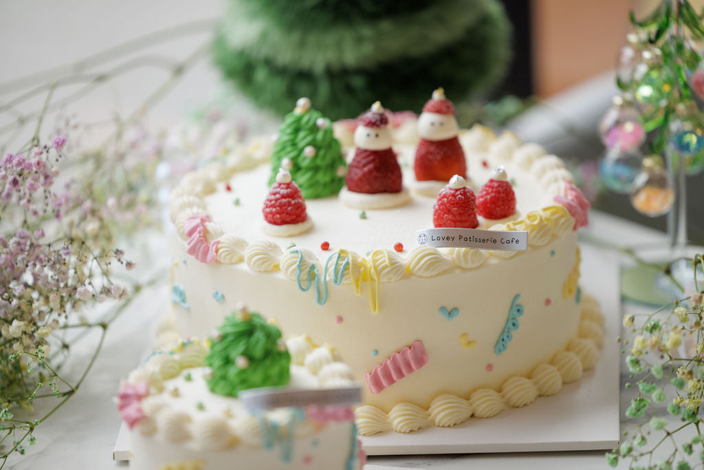๐ฐโจ Dive into the festive season with our Merry Berry Mango Shortcake!