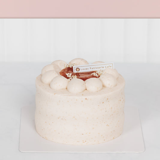 Let's welcome back our beloved Elderflower Hawthorn Berry Cake!❤️🔥