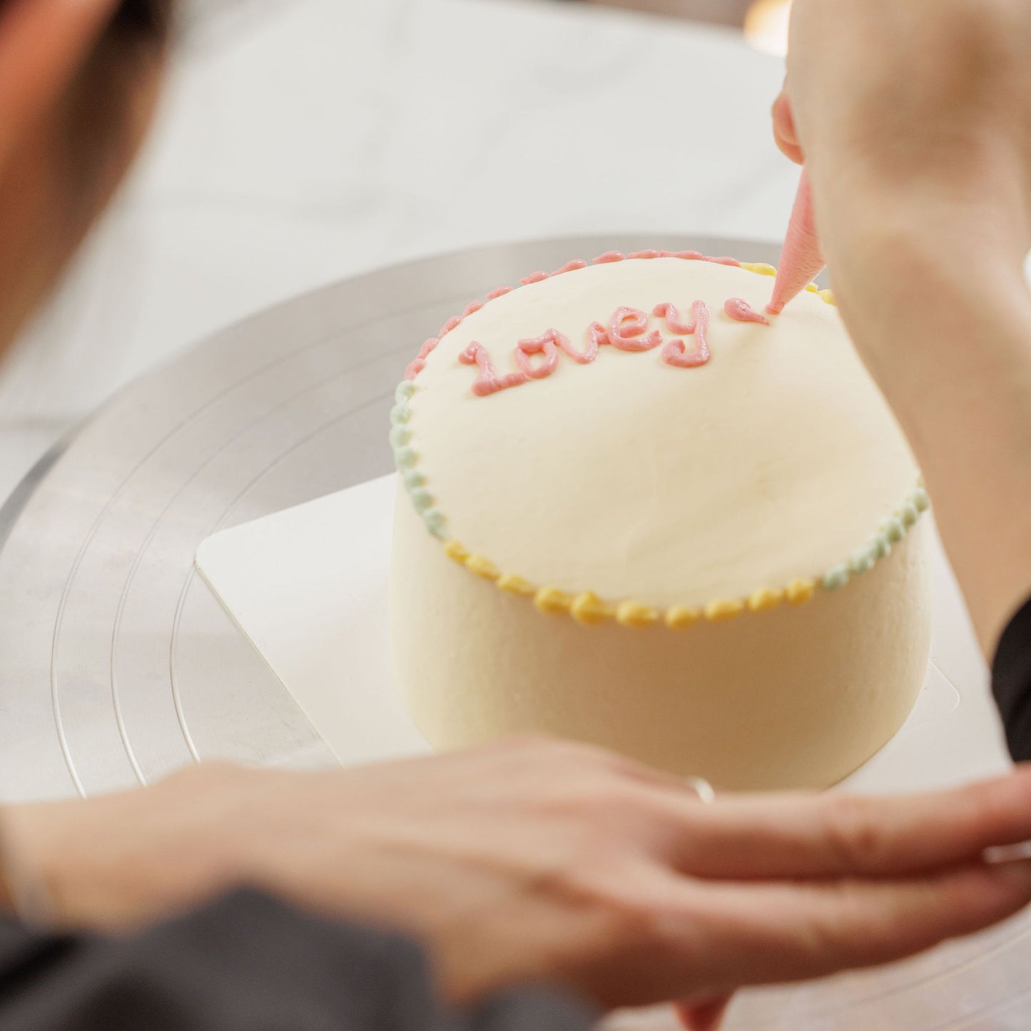 DIY Cake Decorating Experience โ Doncaster Only