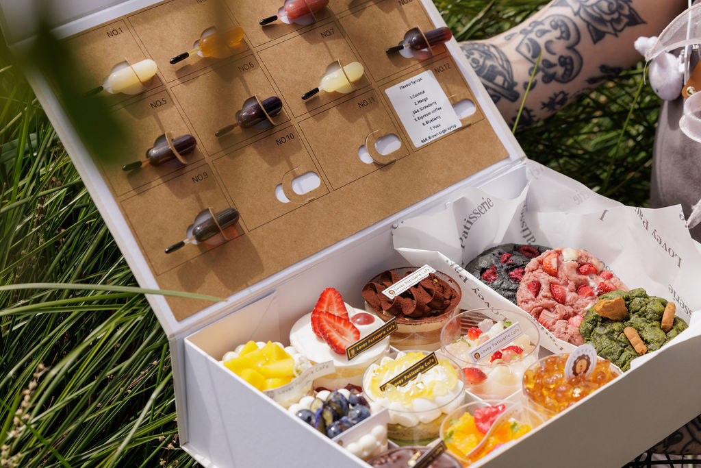 🧺🌟 Elevate your outdoor gatherings with our elegantly crafted Picnic Box