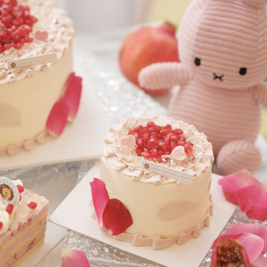 Soft, floral, and beautifully refreshing 🌹