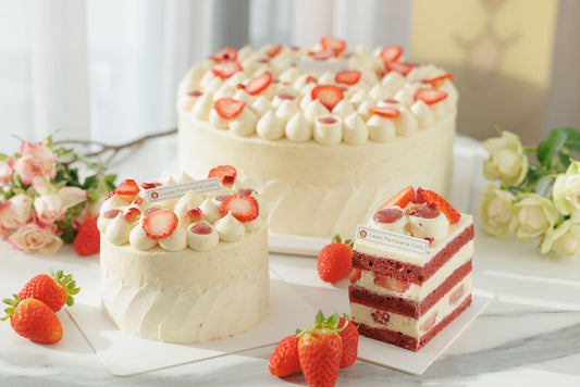 🌟Stunning new twist – the Red Velvet Hawthorn Strawberry Shortcake!