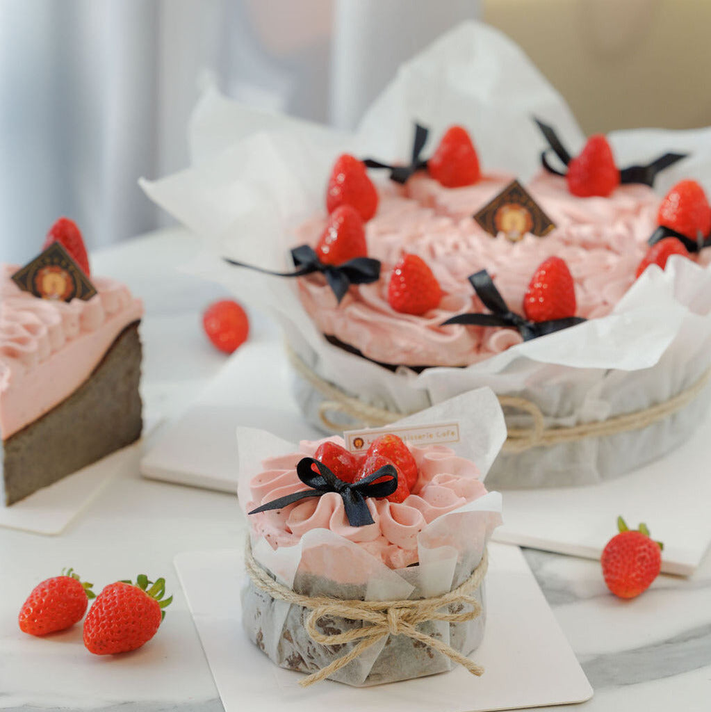 Black Sesame Strawberry Basque Cheesecake (Gluten-free)