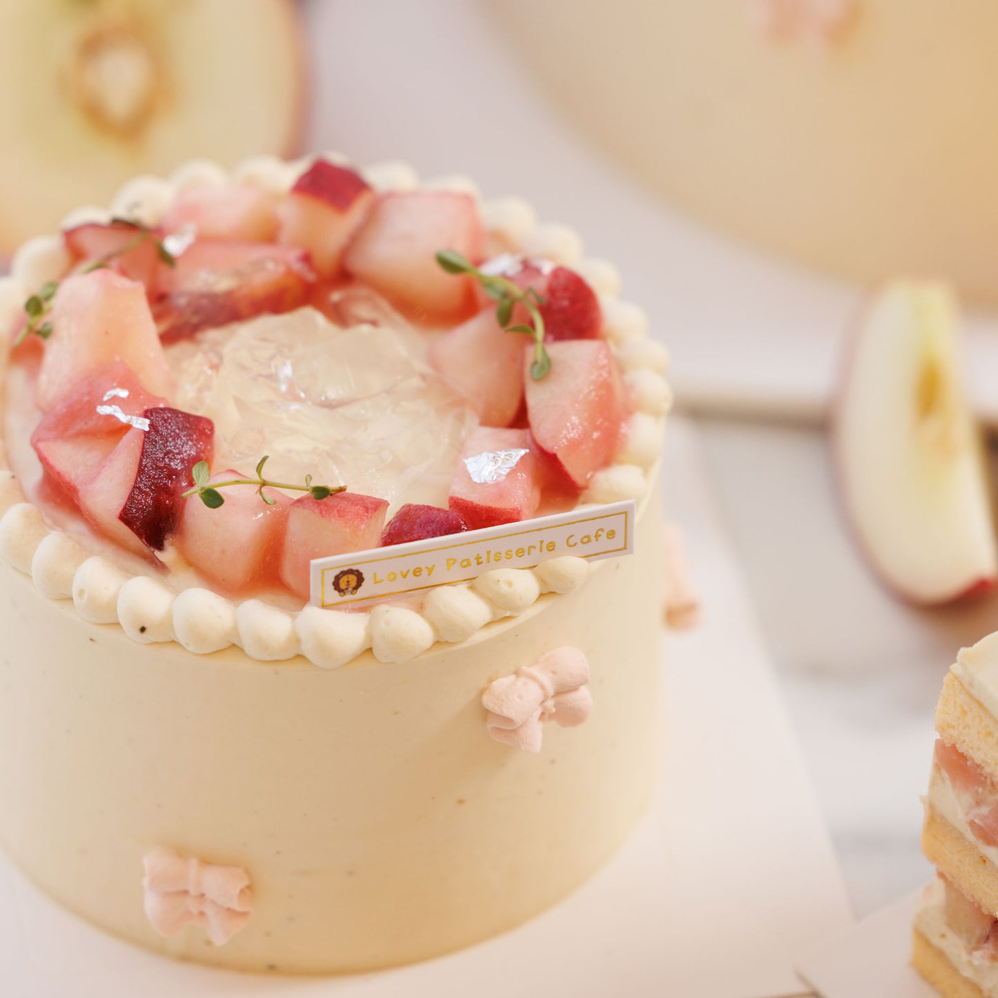 Fresh Peach Lupicia Oolong Shortcake