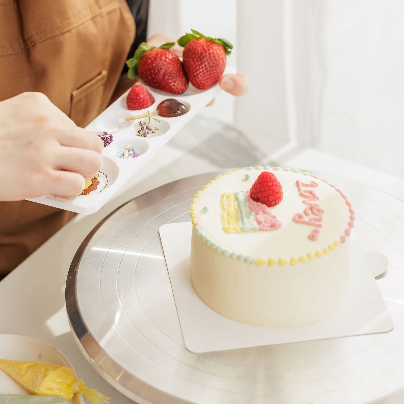DIY Cake Decorating Experience – Doncaster Only
