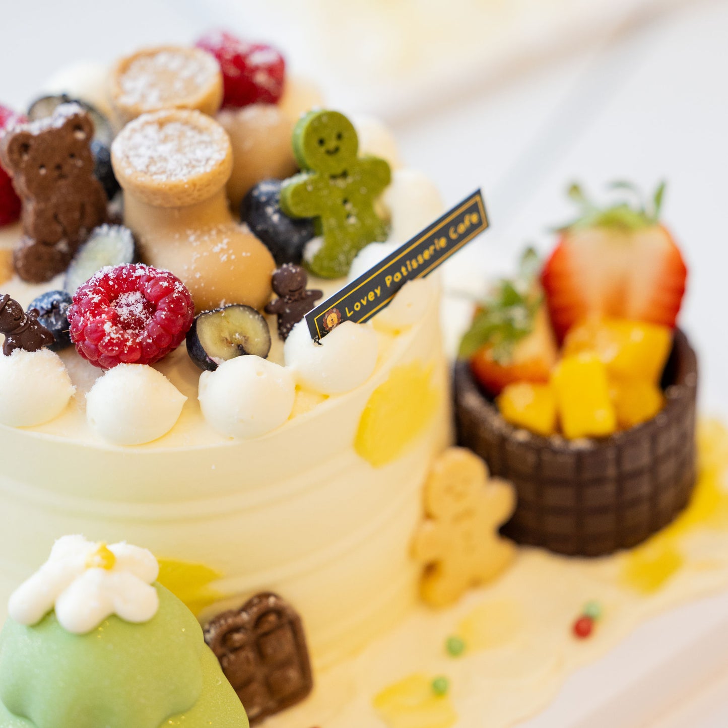 Close-up of fresh strawberry and juicy mango details on Christmas Chocolate Fantasia Shortcake