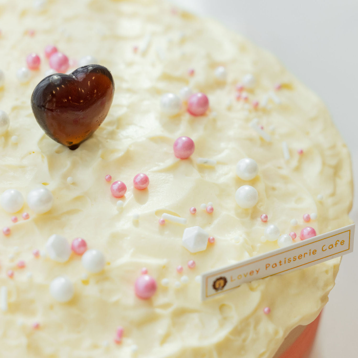 Thai Milk Tea Amuseable Shortcake served as a light and shareable dessert for celebrations.